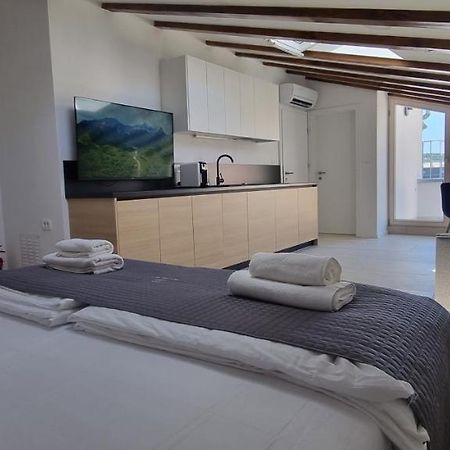 Dea Del Mar Apartments إيزولا المظهر الخارجي الصورة