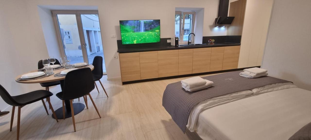 Dea Del Mar Apartments إيزولا المظهر الخارجي الصورة