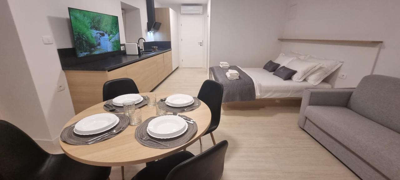 Dea Del Mar Apartments إيزولا المظهر الخارجي الصورة