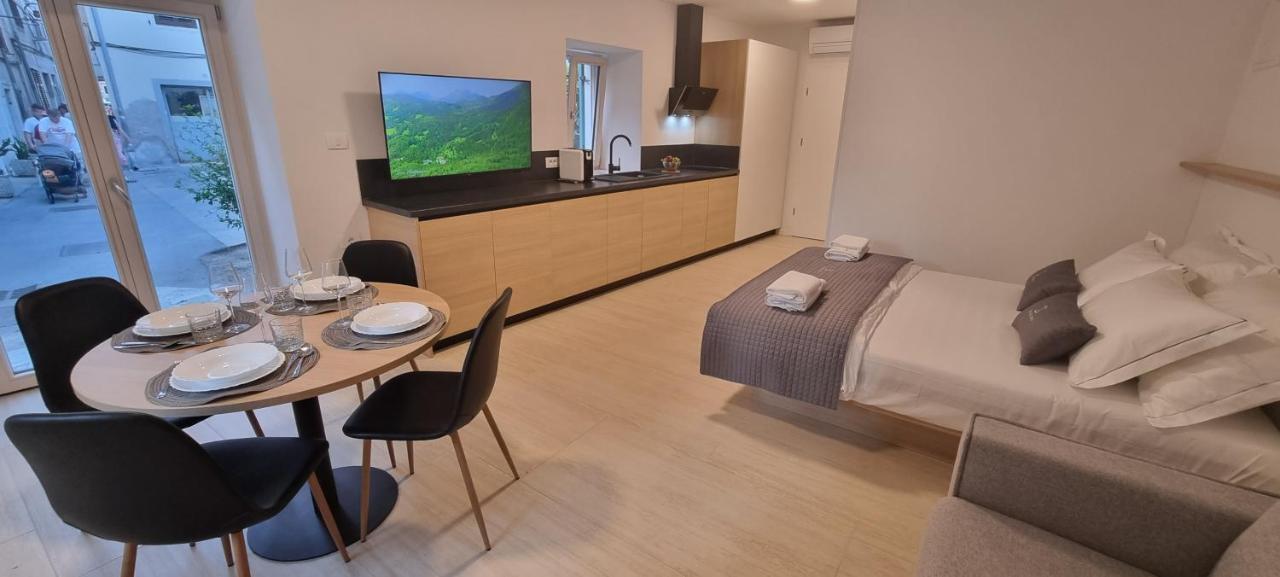 Dea Del Mar Apartments إيزولا المظهر الخارجي الصورة