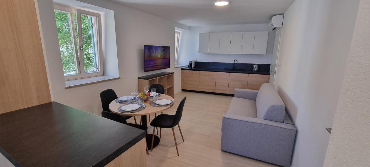 Dea Del Mar Apartments إيزولا المظهر الخارجي الصورة