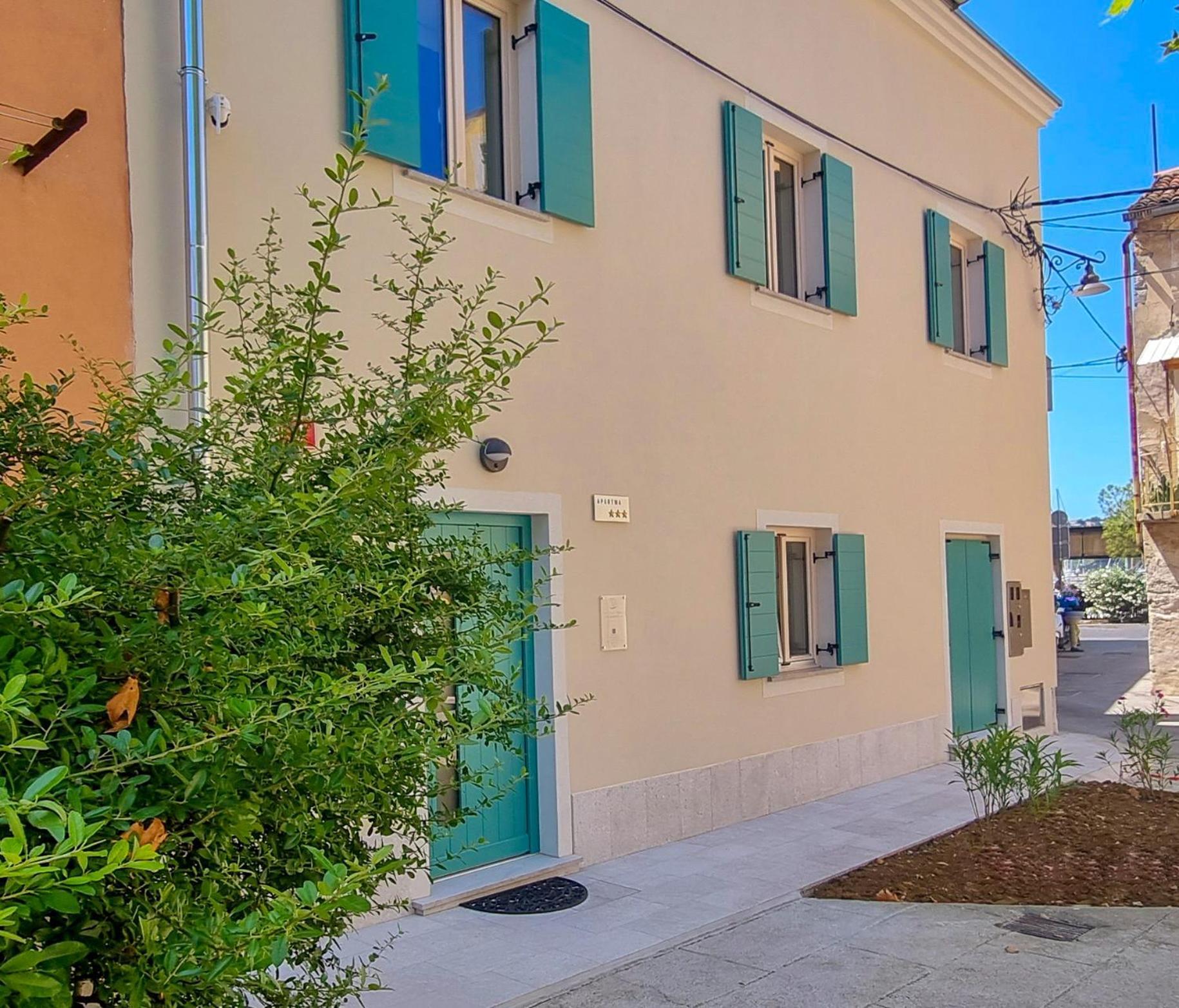 Dea Del Mar Apartments إيزولا المظهر الخارجي الصورة